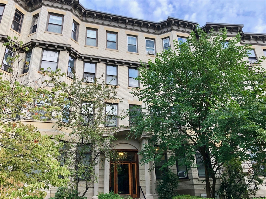 1872 Commonwealth Ave, Brighton