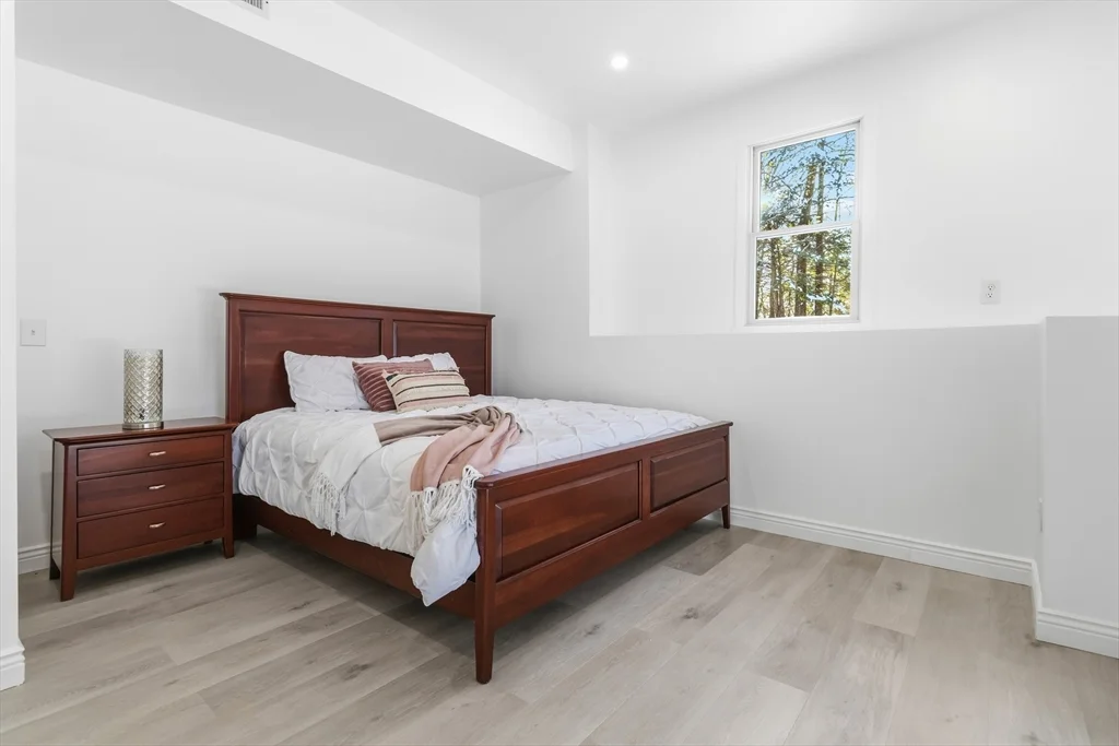 183 Gardner St, Hingham