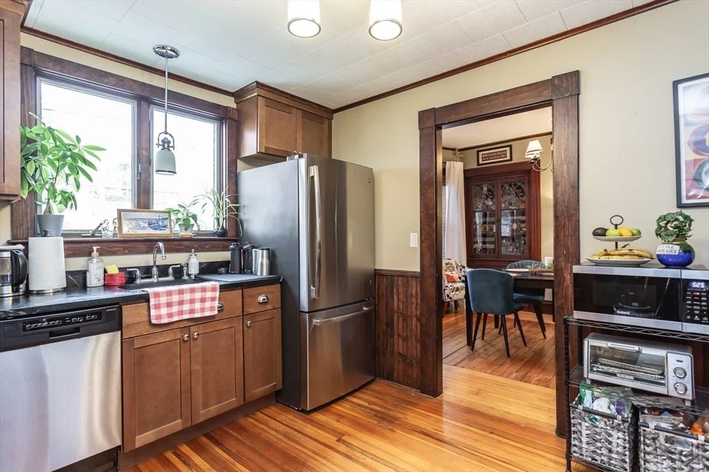 256 Maple St, Fall River