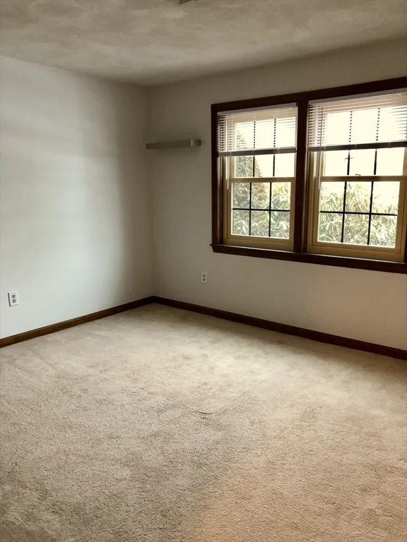 98 Apache Way, Tewksbury