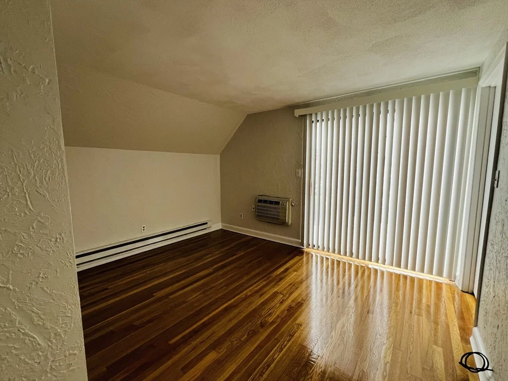 153A Belmont, Everett