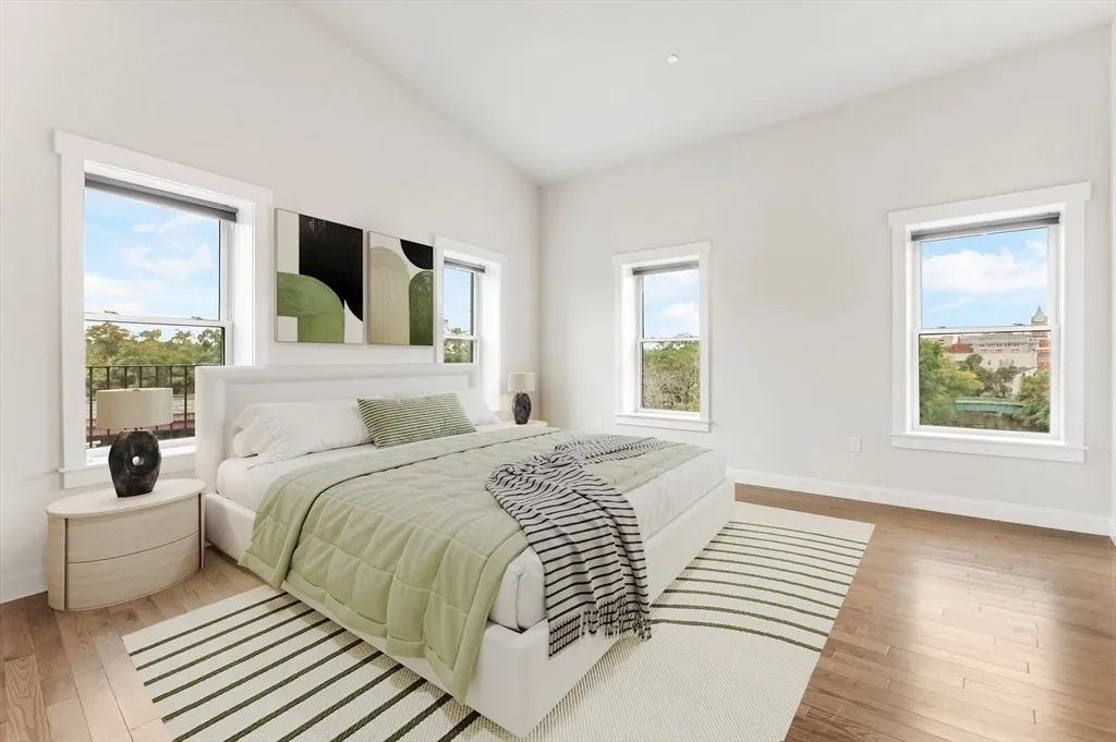 30 Main St, Tufts University