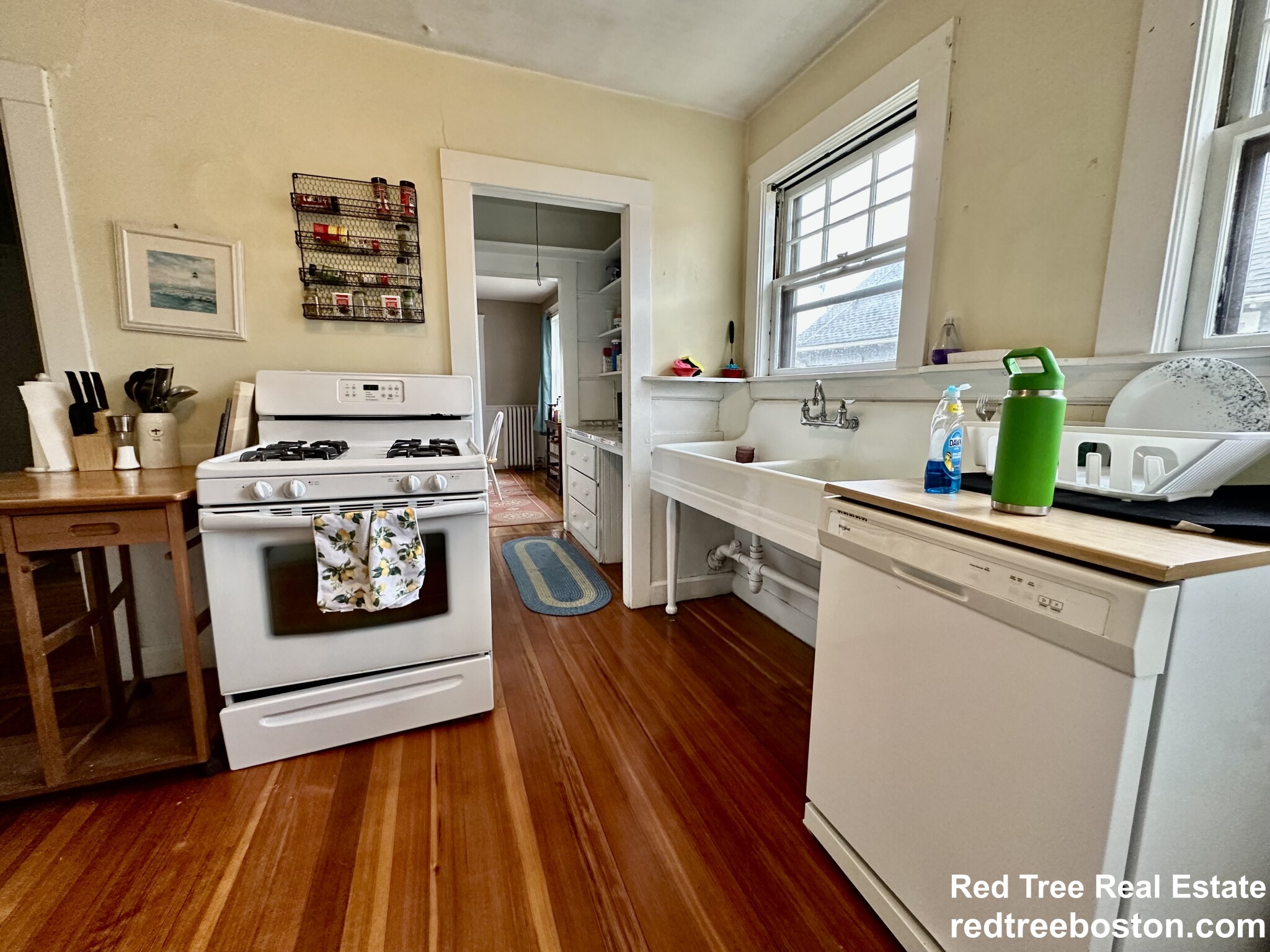 102 Bennett St, Oak Square