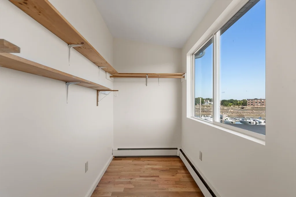 585 Shirley St, Winthrop