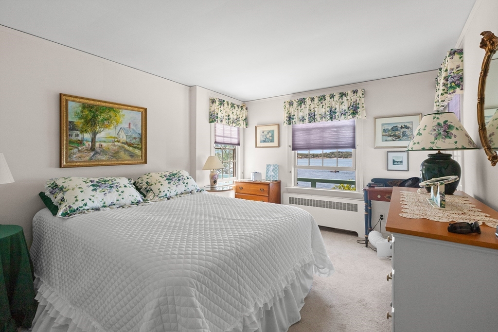 37 Marmion Way, Rockport