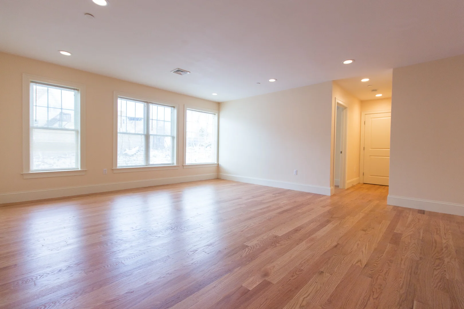 5165 Washington St, West Roxbury
