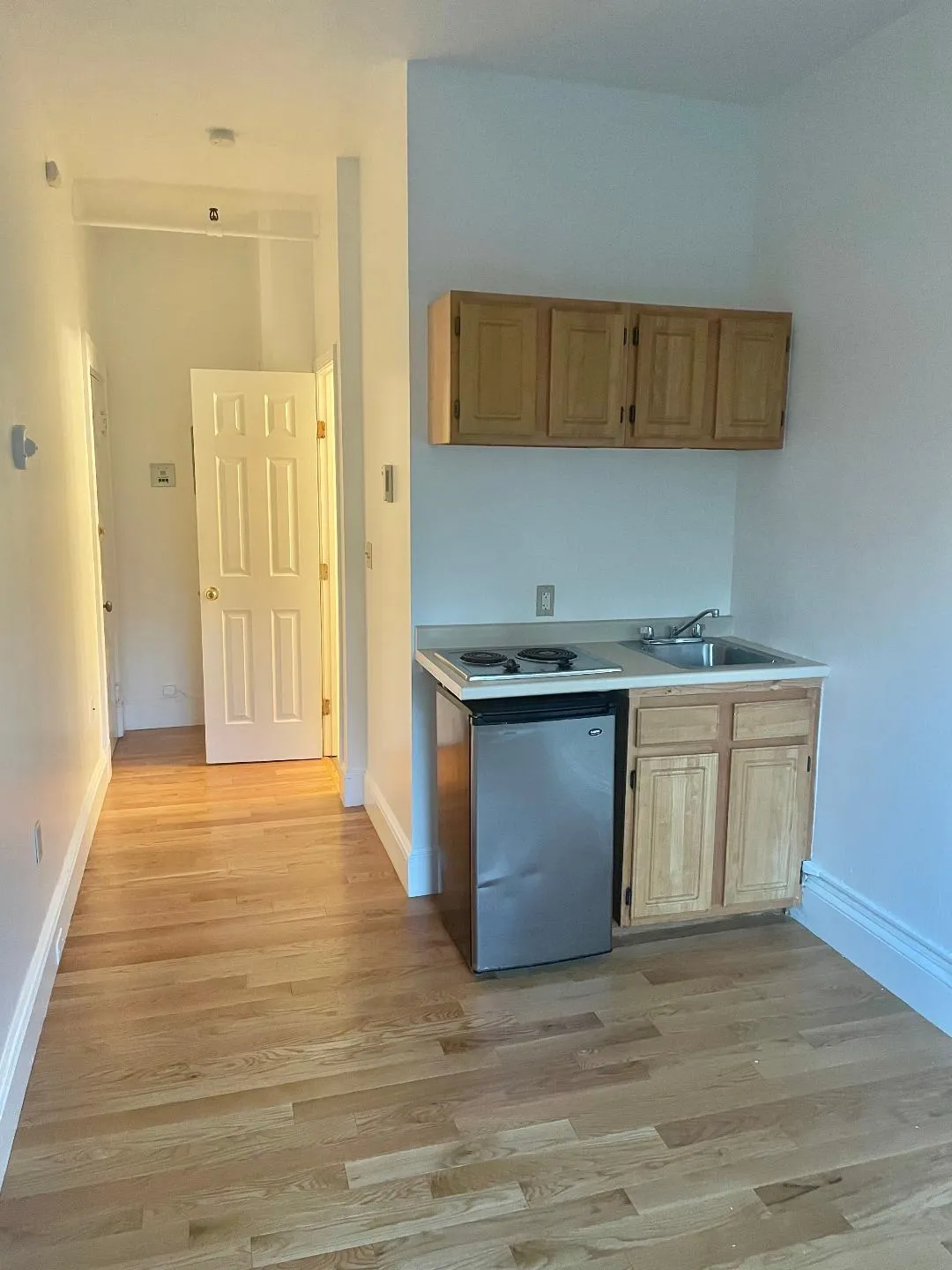 1077 Beacon St, Longwood