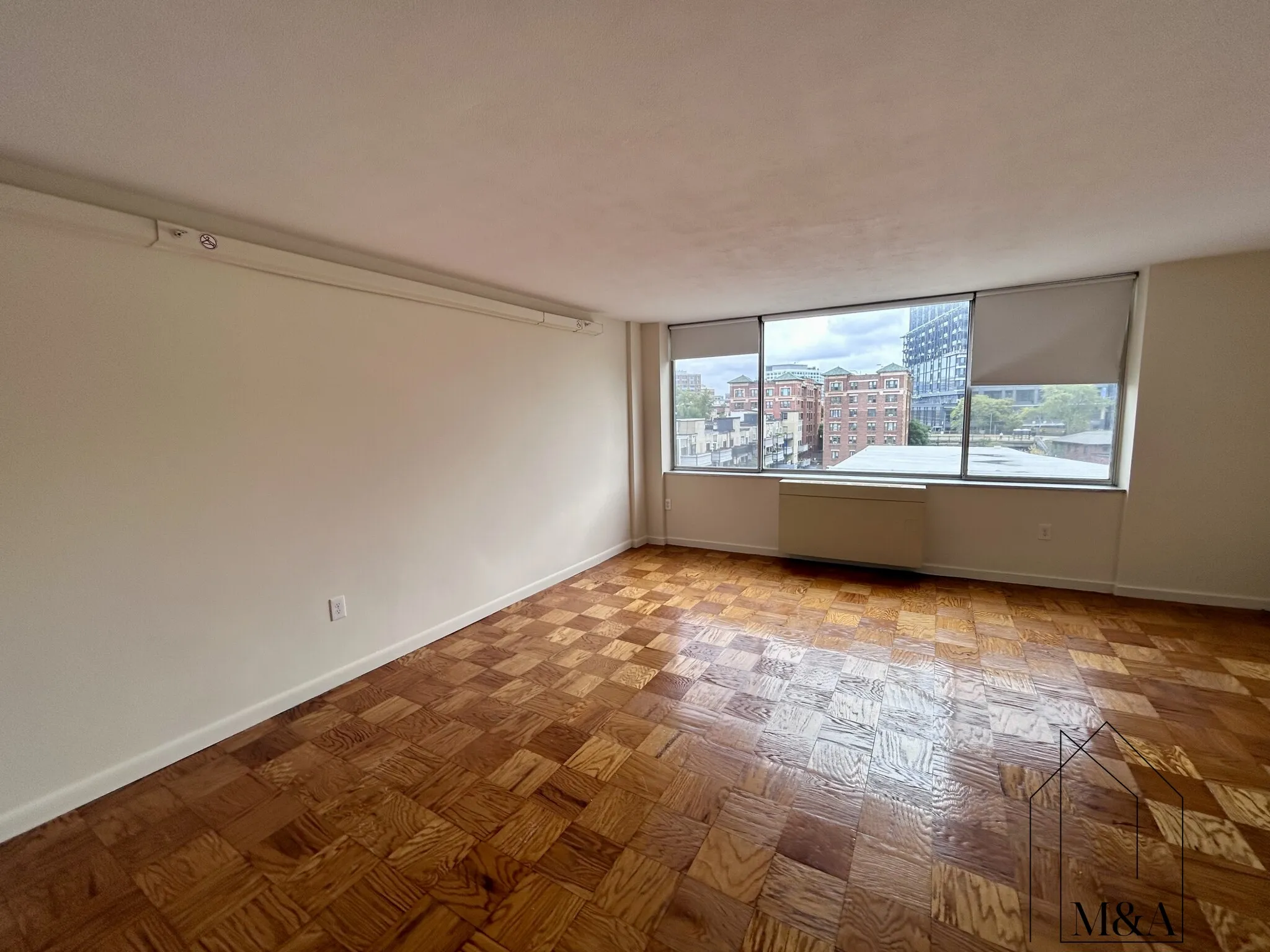 101 Monmouth St, Longwood