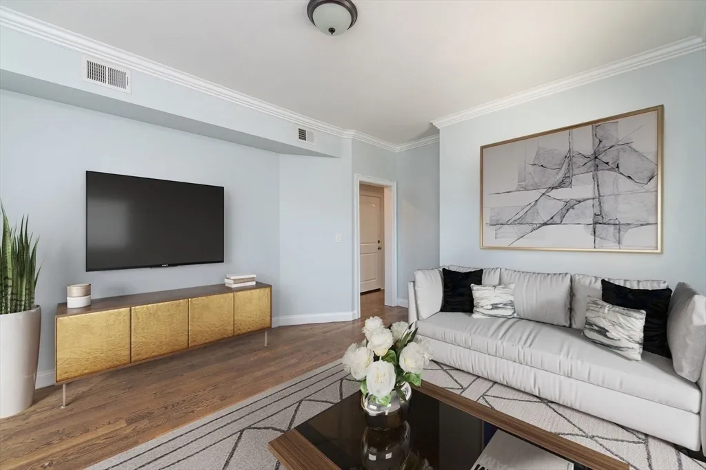 9 Cornwall St, Jamaica Plain