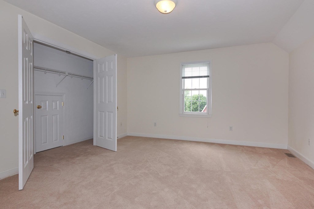 50 Fisher Rd, Southborough