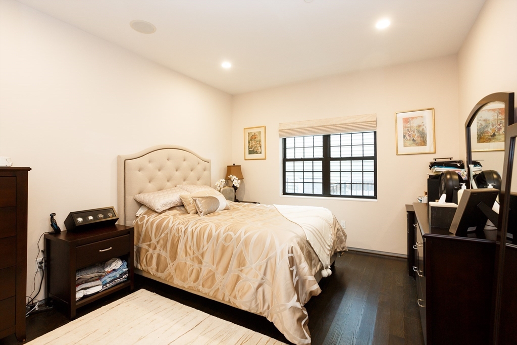 350 W Broadway, South Boston