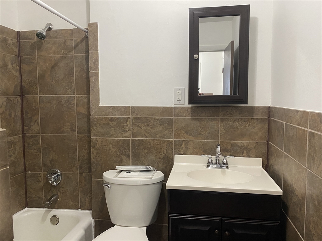 185 Grove, West Roxbury