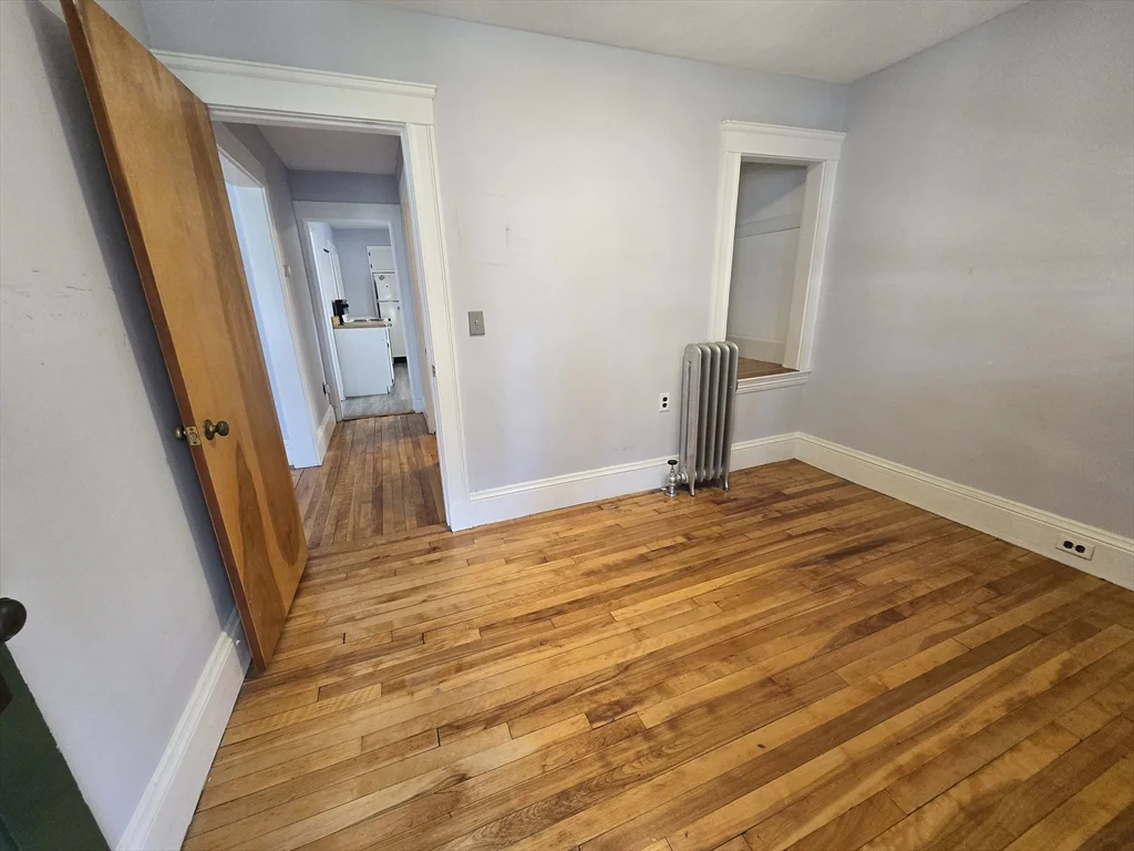 30 Maple Ave, Medford