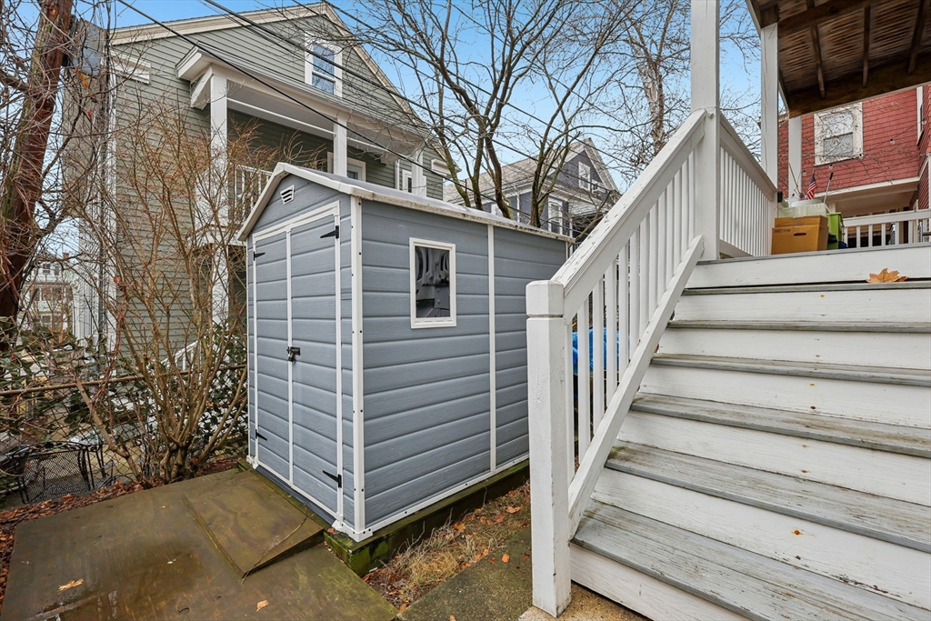 18 Hamilton Rd, Somerville