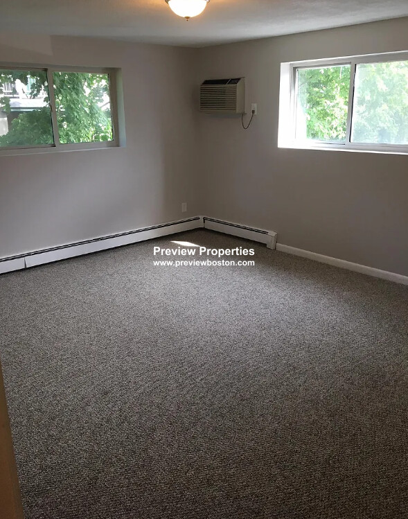 73 Charlesbank Rd, Newton Corner