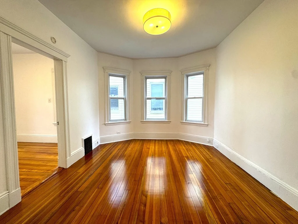 67 Washburn Ave, North Cambridge