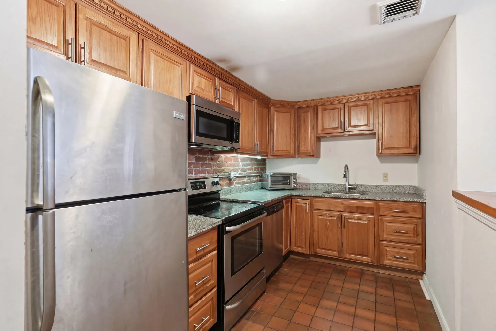 104 Gainsborough St, Fenway