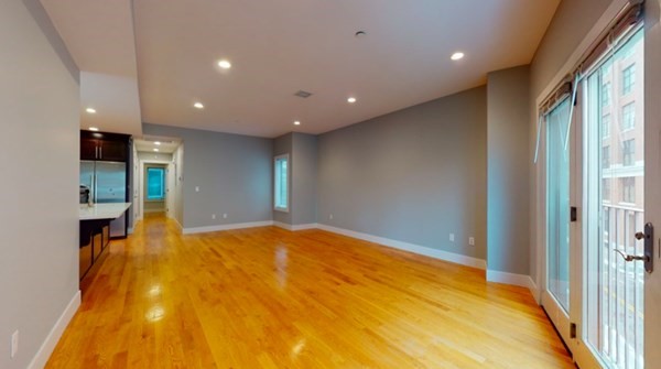 41 W 2nd St, South Boston