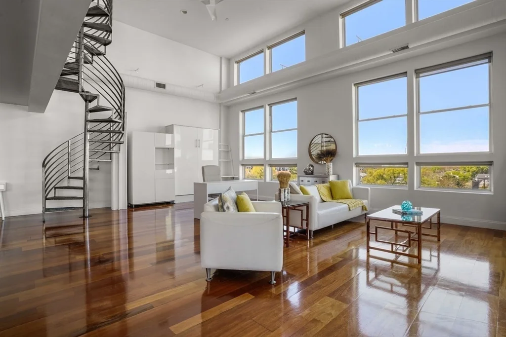 10 Ocean Ave, Revere Beach