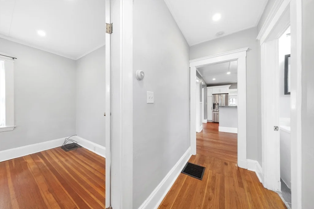 36 Marshall St, Winthrop Center