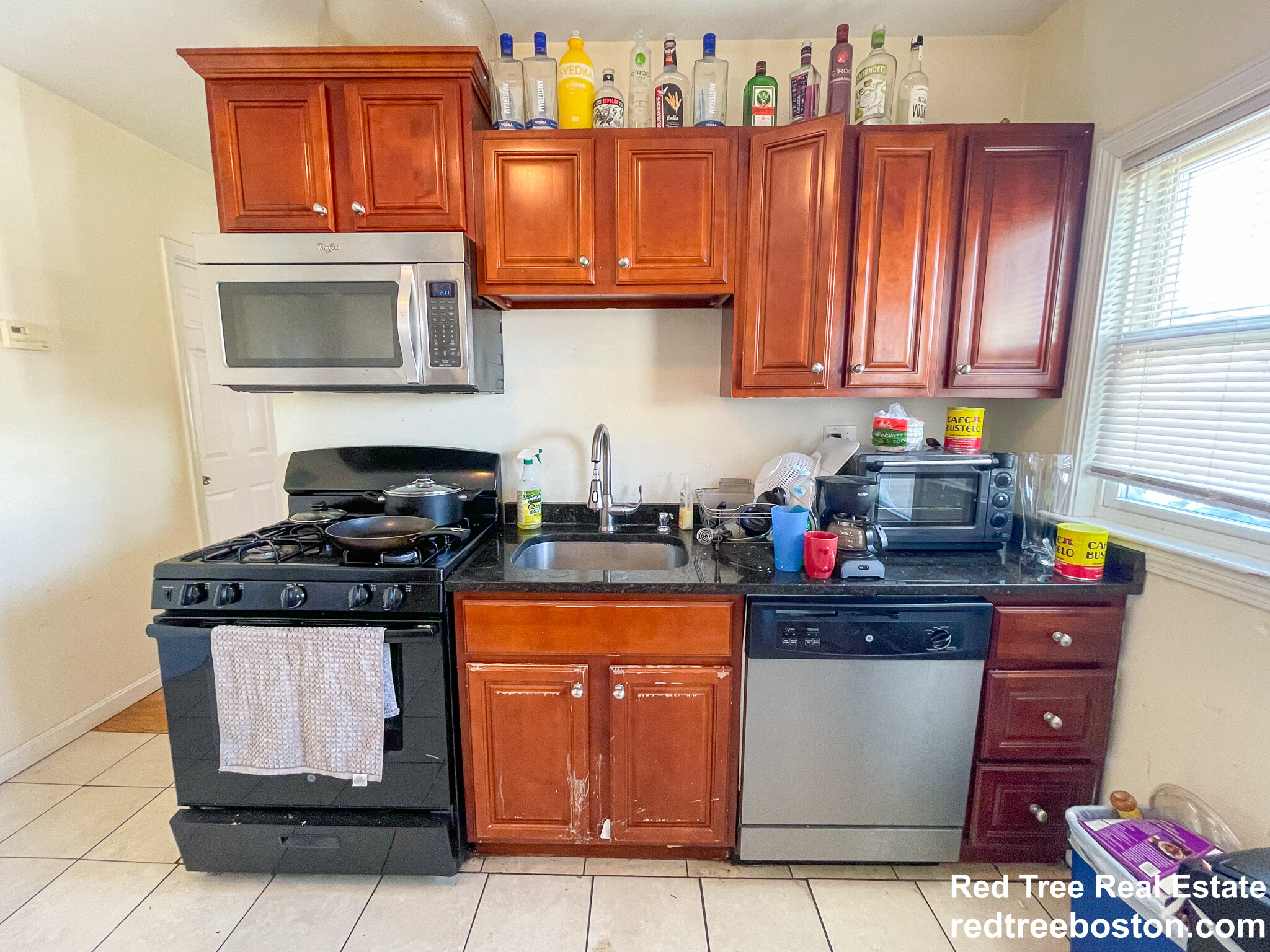 28 Linden St, Allston