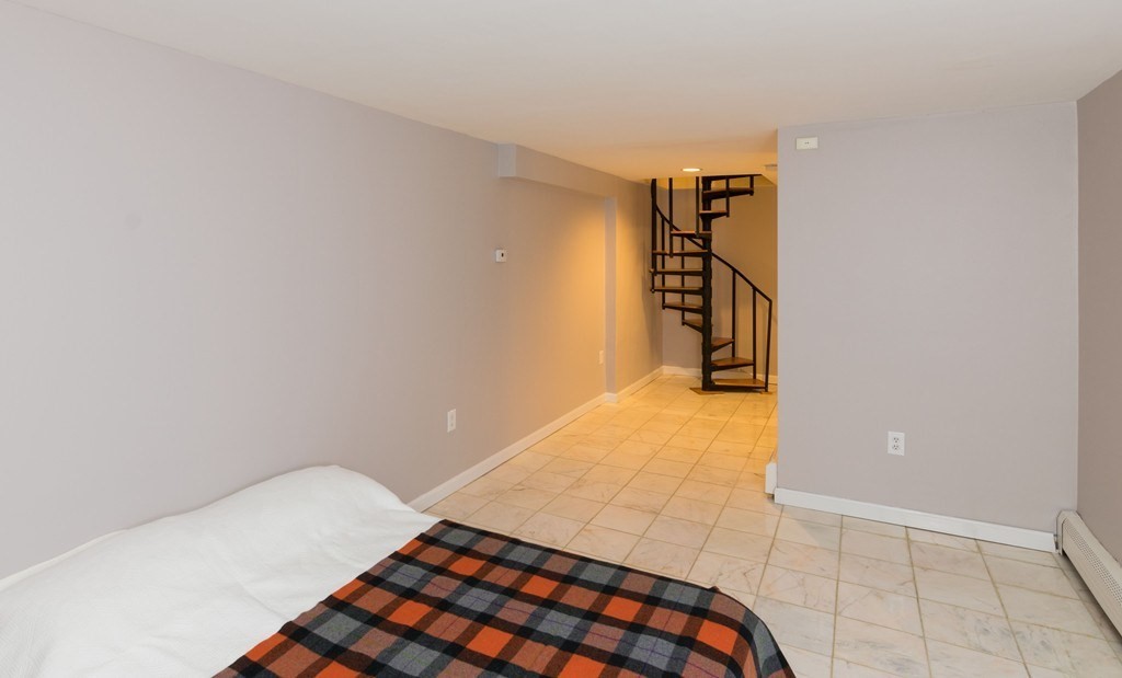 186 West 7th St, South Boston