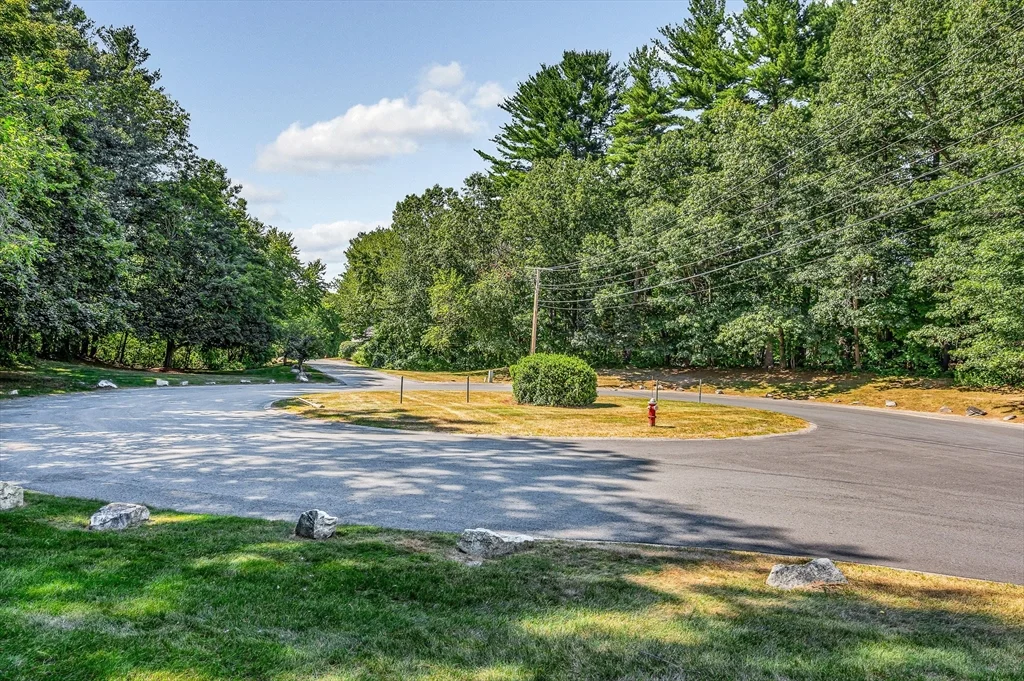 124 Tennis Plaza Rd, Dracut