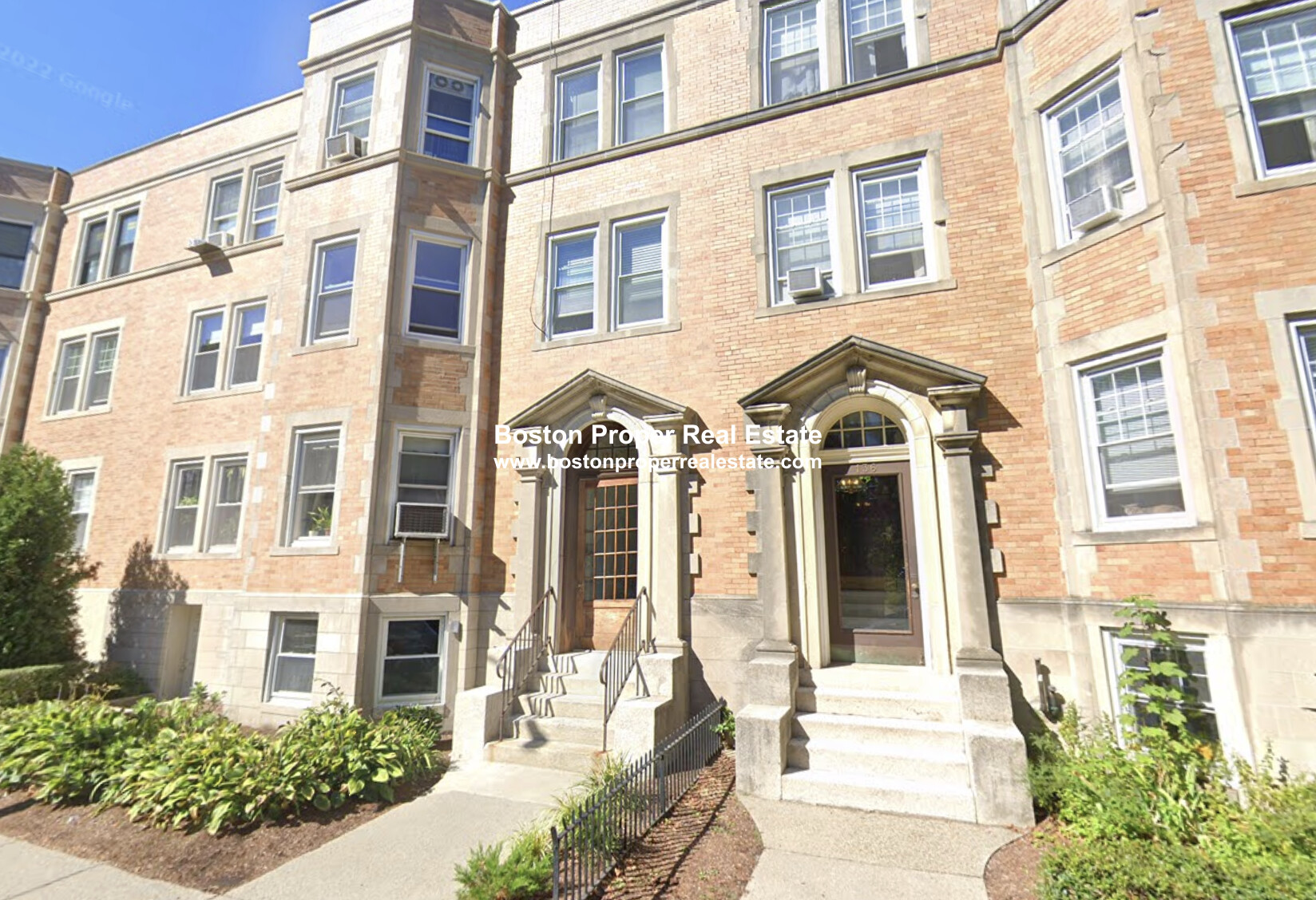 134 Pleasant St, North Brookline