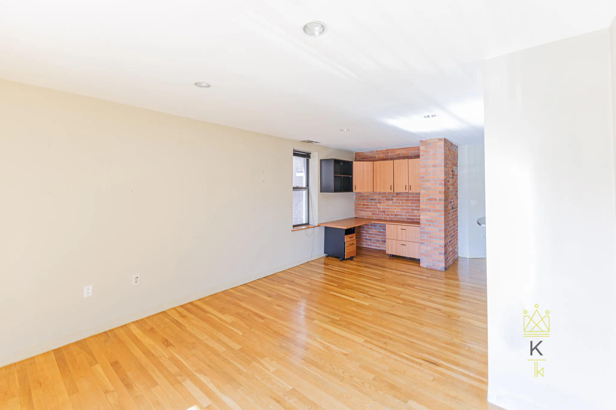 96 Gainsborough St, Fenway