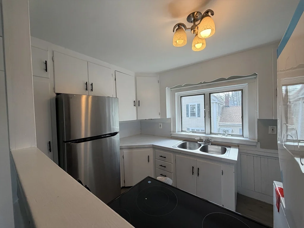 93 Friend St, Amesbury