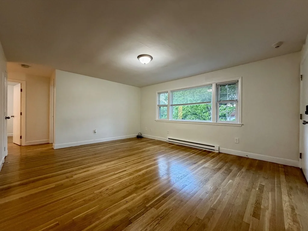 15 Park Ave, Foxboro