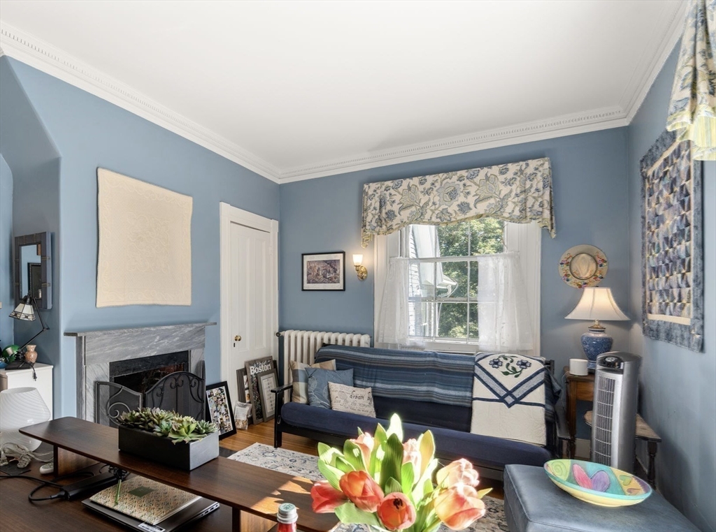 62 Old River Pl, Dedham