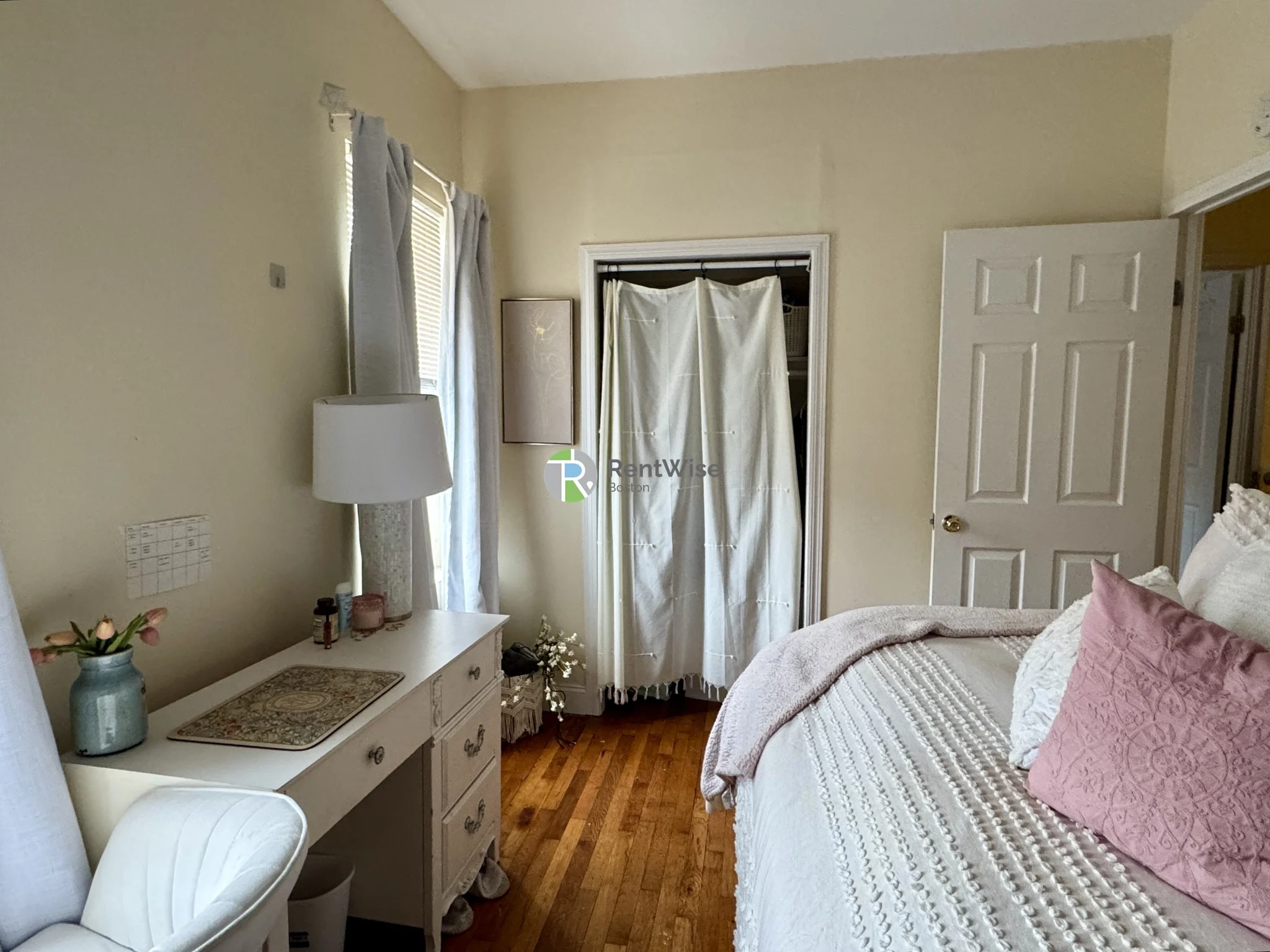 886 Huntington Ave, Mission Hill