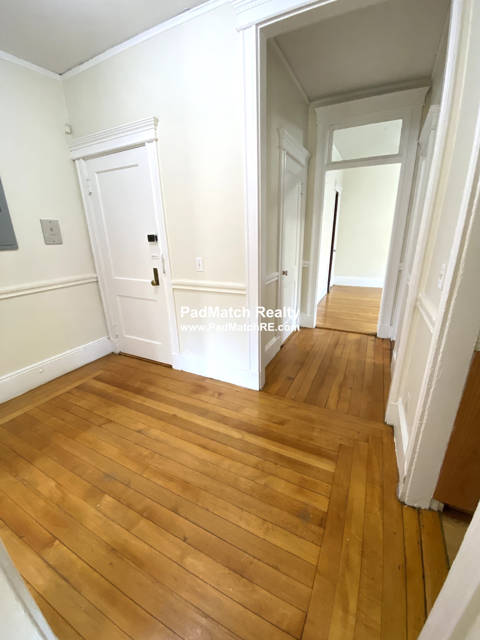 1822 Beacon St, Brookline