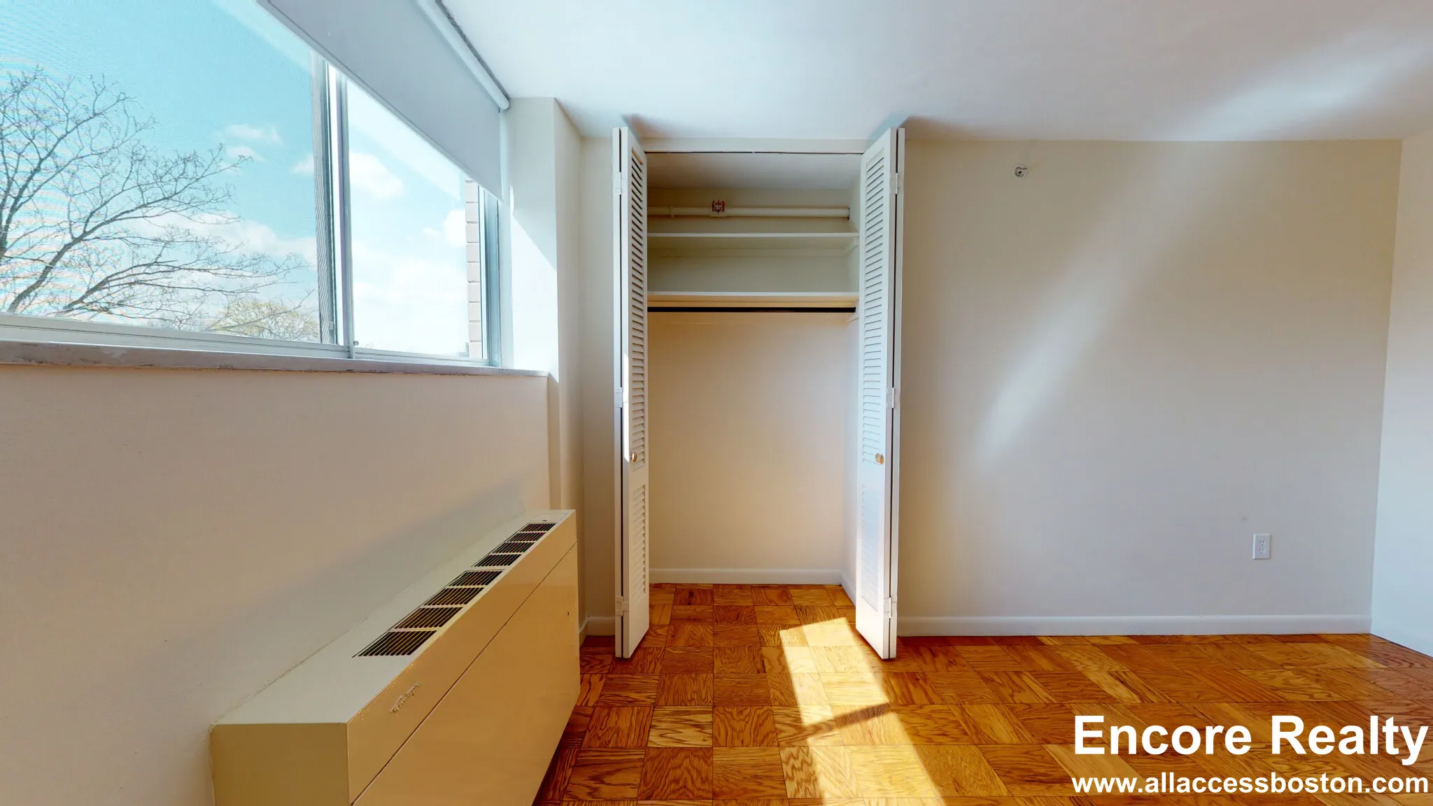 101 Monmouth St, Longwood