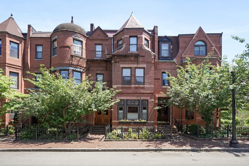 231 West Newton, Back Bay