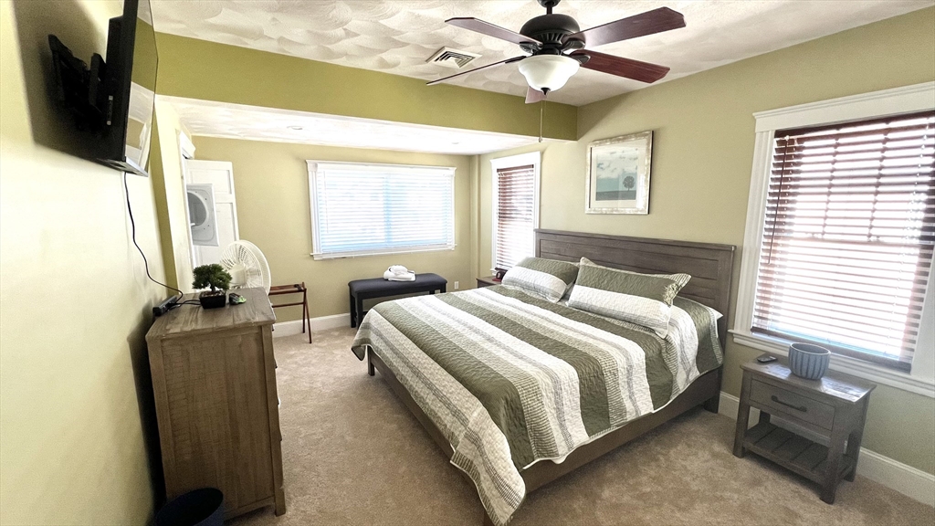 59 Cottage Park Rd, Winthrop