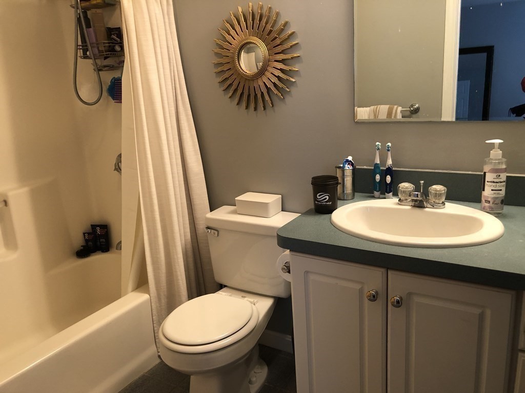 172 Maple St, West Roxbury