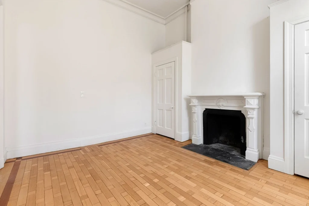 413 Beacon St, Back Bay