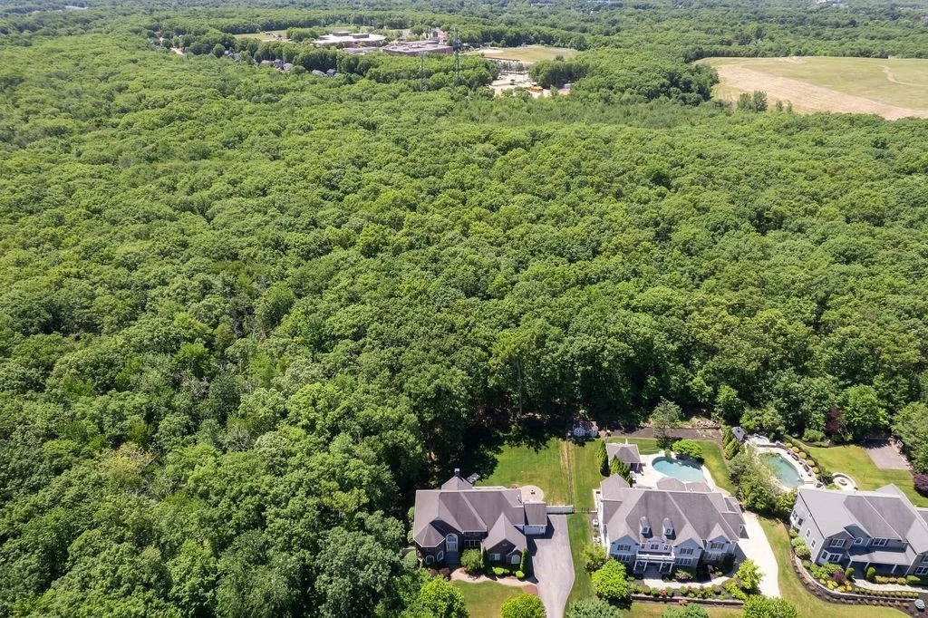 12 Ronald C Meyer Dr, North Attleboro