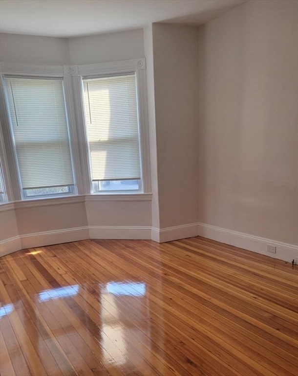 27 Brooks Ave, Quincy