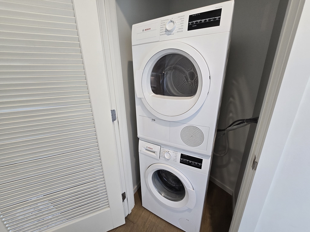 57 Quincy Shore Dr, Quincy