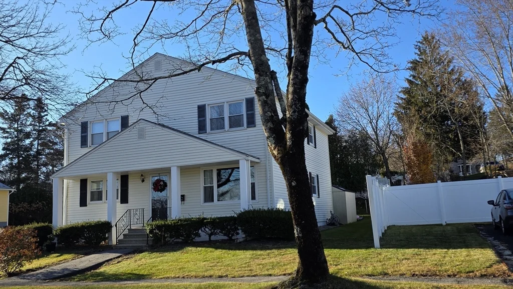 55 Wedgewood Rd, Tatnuck