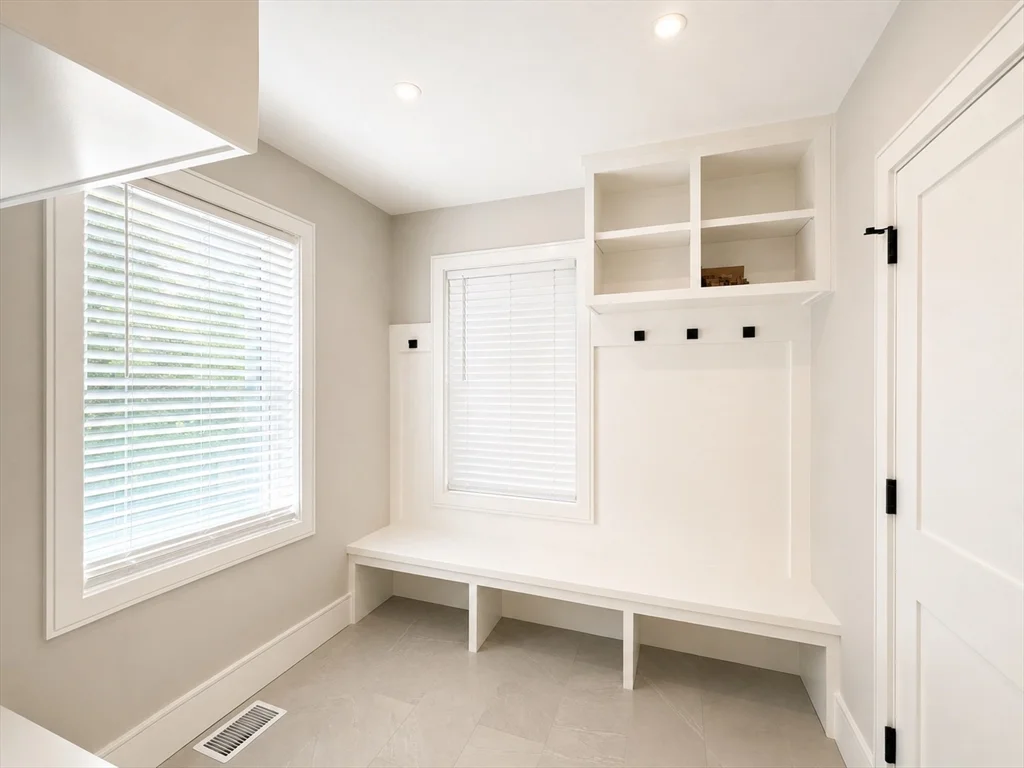 2 Summit Rd, Wellesley