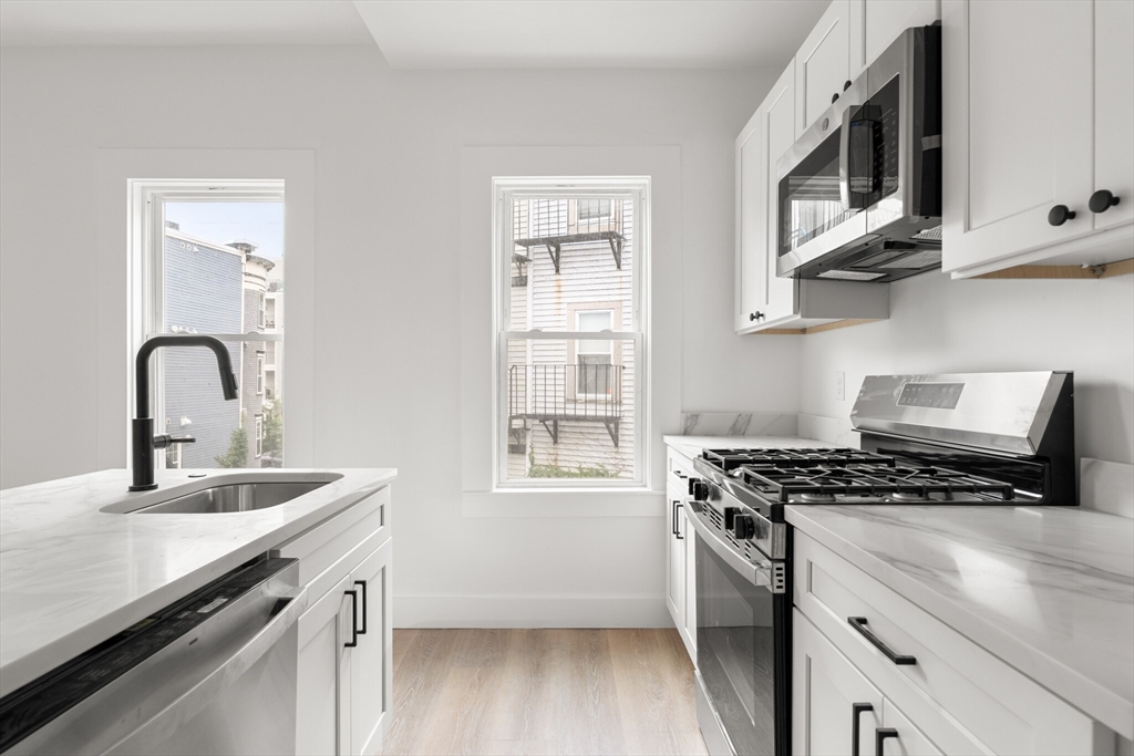 467 E 3rd St, South Boston