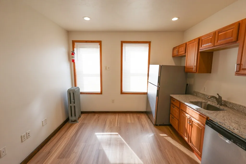 100 Seaver St, Roxbury