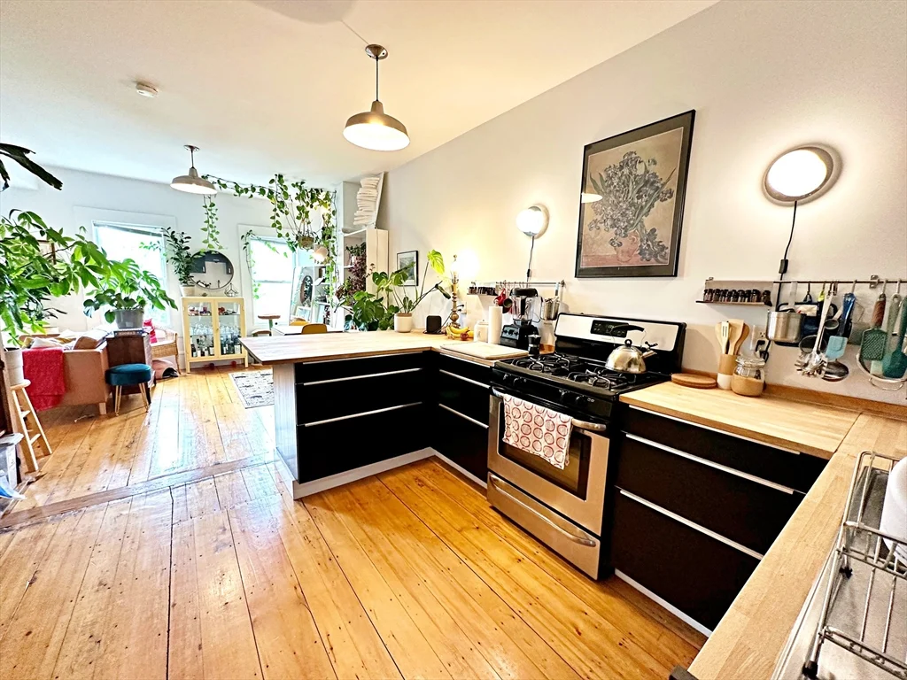 264 Sumner St, East Boston