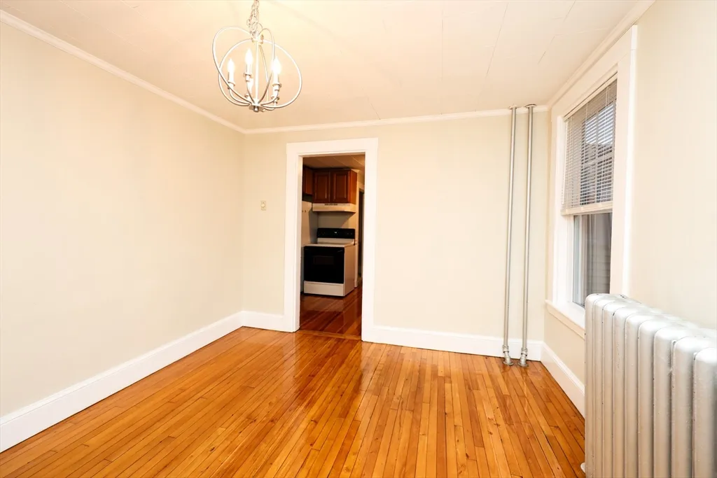 32 Sheppard Ave, Braintree