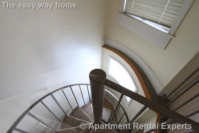 12 Mt Auburn St, Harvard Square