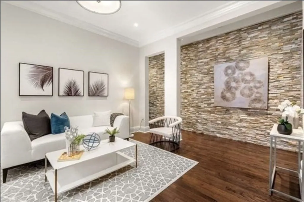 382 Commonwealth Ave, Back Bay